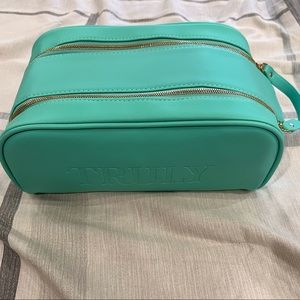 Truly Mint skincare bag